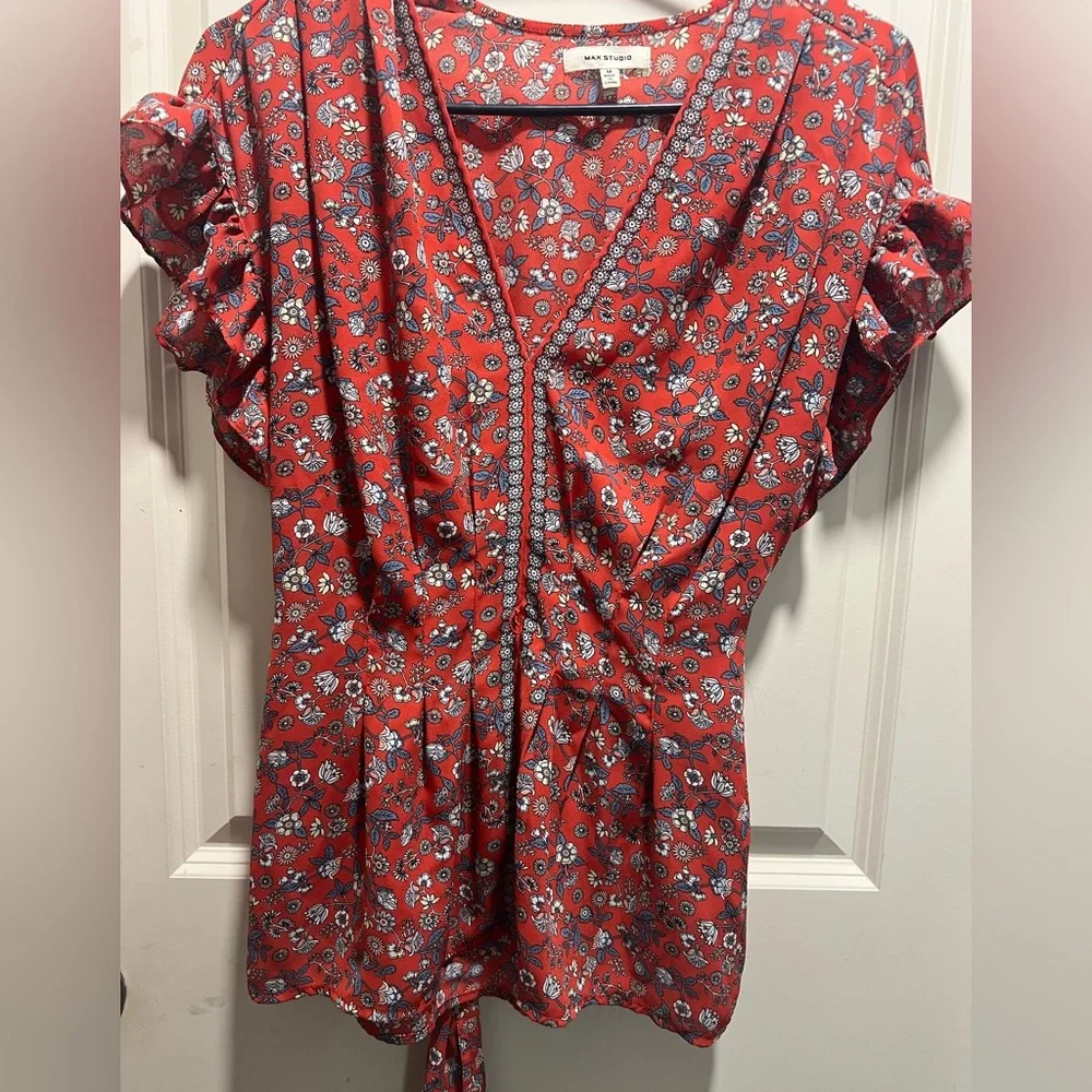 Max Studio tie front ruffle shoulder top - Picture 2 of 5